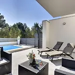 500 Meter Zum Mit Privatpool, Meerblick, Klima, Wlan * Ližnjan