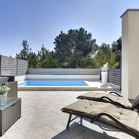 500 Meter Zum Mit Privatpool, Meerblick, Klima, Wlan 펜션 Ližnjan